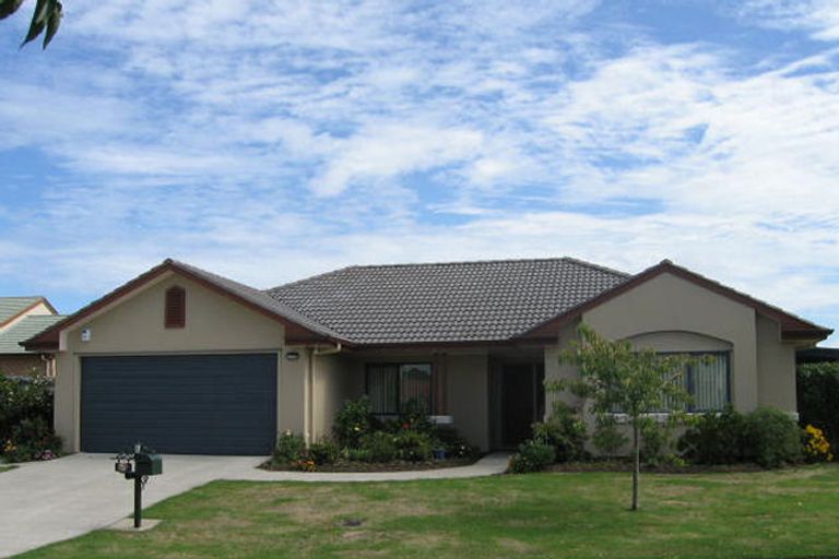 Photo of property in 4 Russett Grove, Henderson, Auckland, 0612