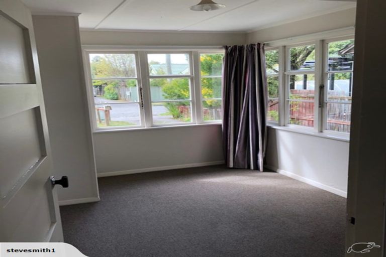 Photo of property in 5 Pitcairn Crescent, Bryndwr, Christchurch, 8053