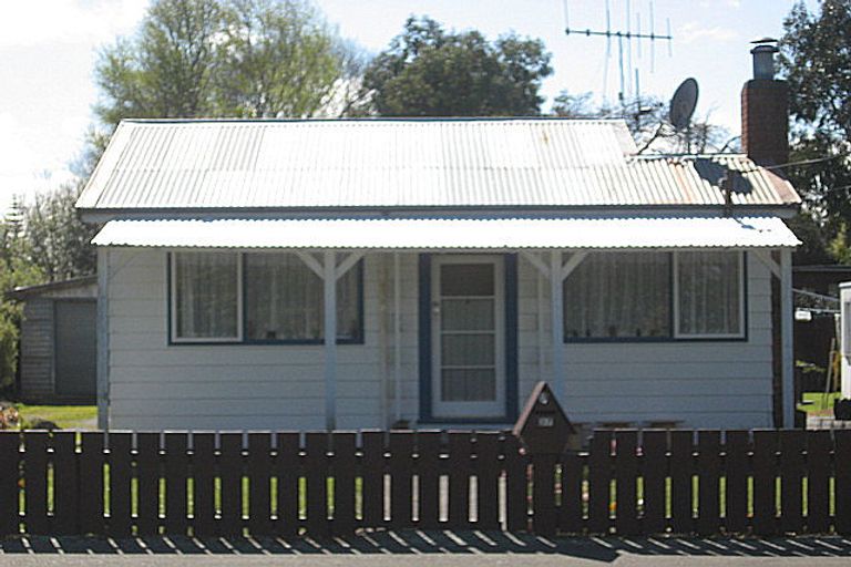 Photo of property in 37 Station Road, Marton, 4710