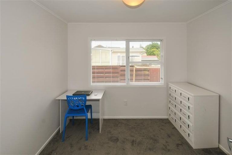 Photo of property in 3 Wykeham Place, Glenfield, Auckland, 0629