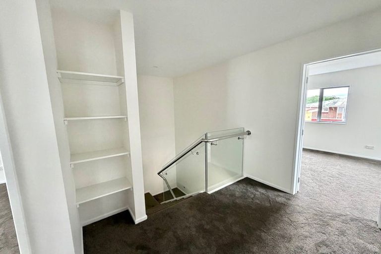 Photo of property in 17c Martin Place, Kelston, Auckland, 0602