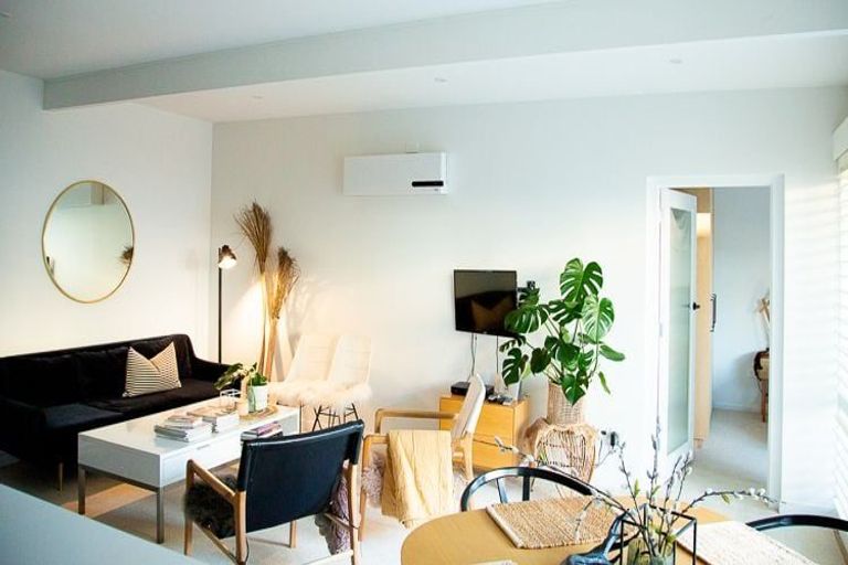 Photo of property in 2/246 Lake Road, Hauraki, Auckland, 0622