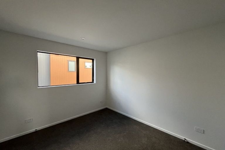 Photo of property in 53 Raupeti Lane, Henderson, 0612