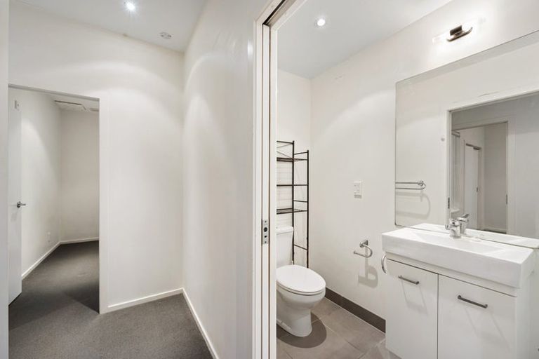 Photo of property in Las Olas De Cuba, 3/35 Torrens Terrace, Mount Cook, Wellington, 6011