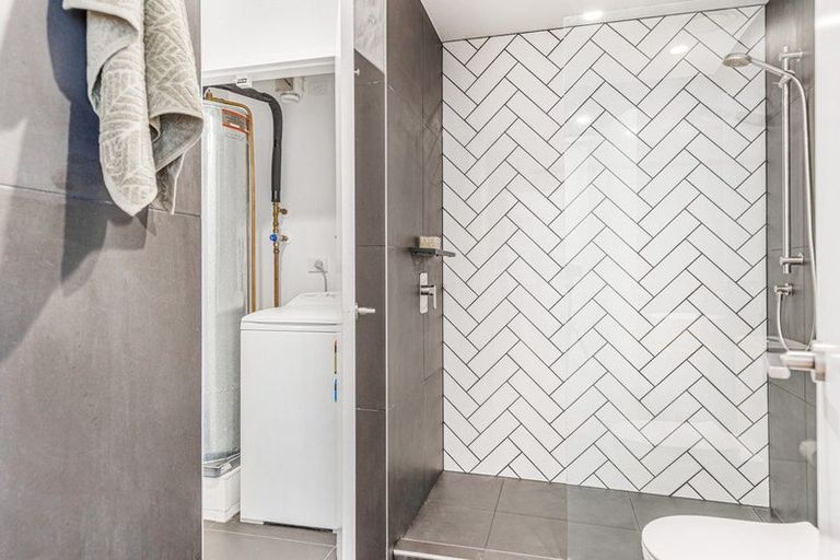 Photo of property in 7/165 Hobsonville Point Road, Hobsonville, Auckland, 0616