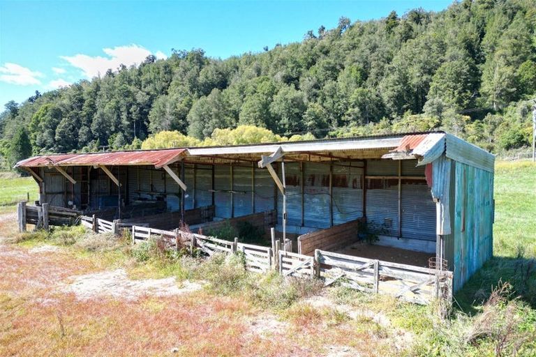 Photo of property in 47 Inwoods Road, Parklands, Christchurch, 8083