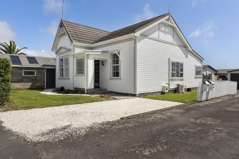 Photo of property in 162 Tukapa Street, Westown, New Plymouth, 4310