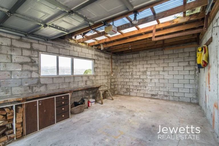Photo of property in 29 Napier Street, Karaka Bays, Wellington, 6022