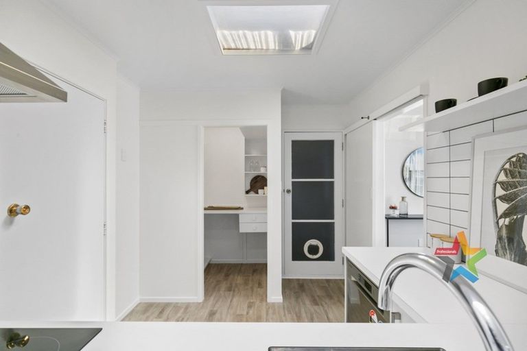 Photo of property in 178 Queens Drive, Lyall Bay, Wellington, 6022