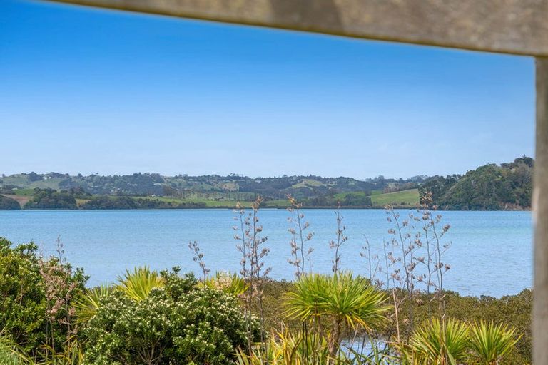 Photo of property in 68 Goodall Road, Snells Beach, 0920