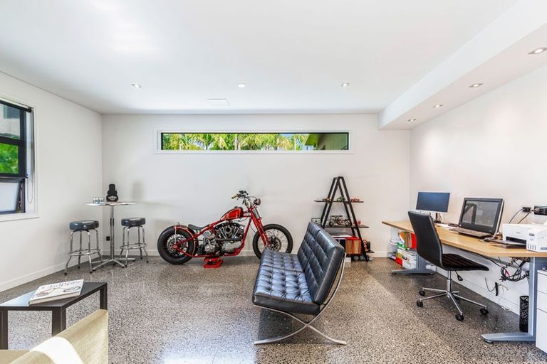 Photo of property in 3 Mansion Court, West Harbour, Auckland, 0618