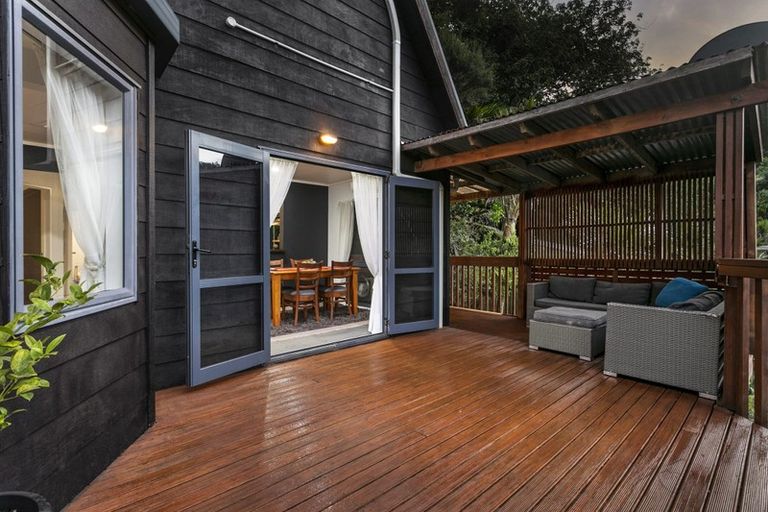 Photo of property in 30 Wood Bay Road, Titirangi, Auckland, 0604
