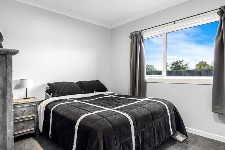 Photo of property in 15 Ivory Street, Rangiora, 7400