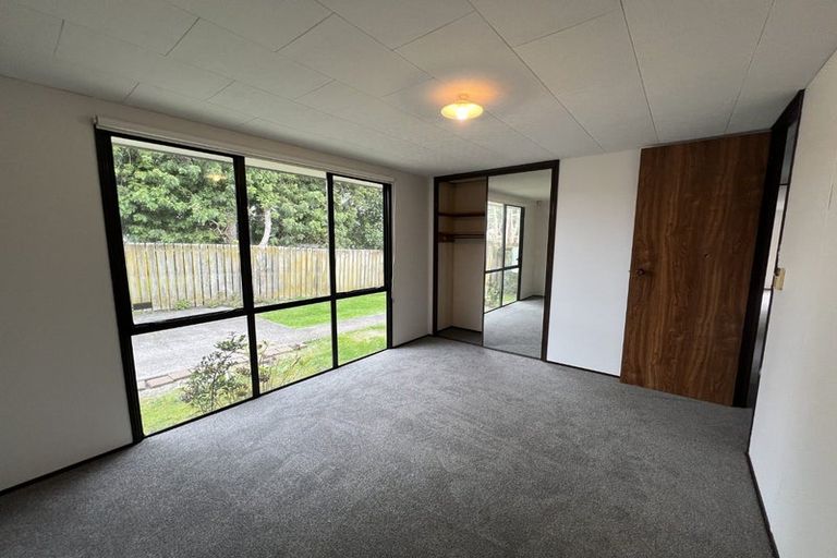 Photo of property in 2/25 Devonshire Road, Unsworth Heights, Auckland, 0632