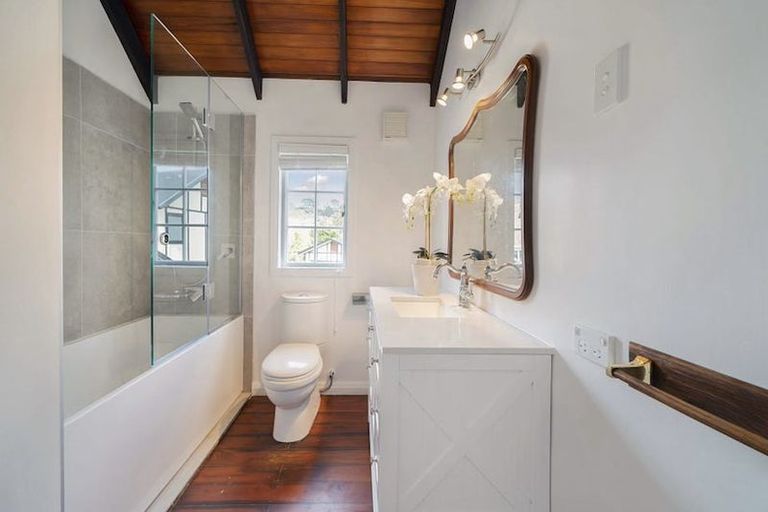 Photo of property in 68a Kaurilands Road, Titirangi, Auckland, 0604