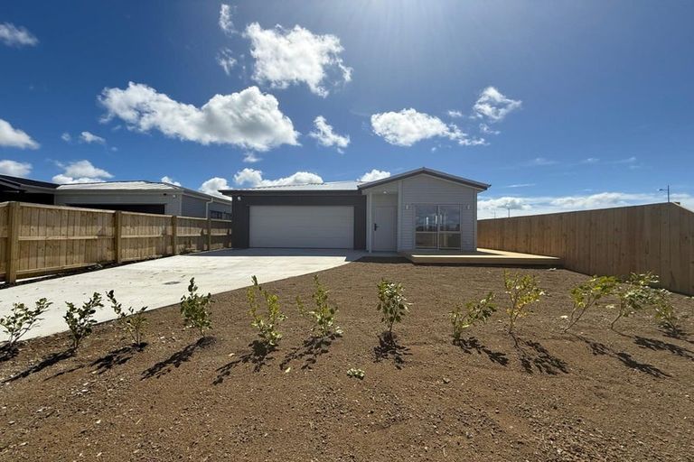 Photo of property in 109 Mutetai Road, Clarks Beach, 2122