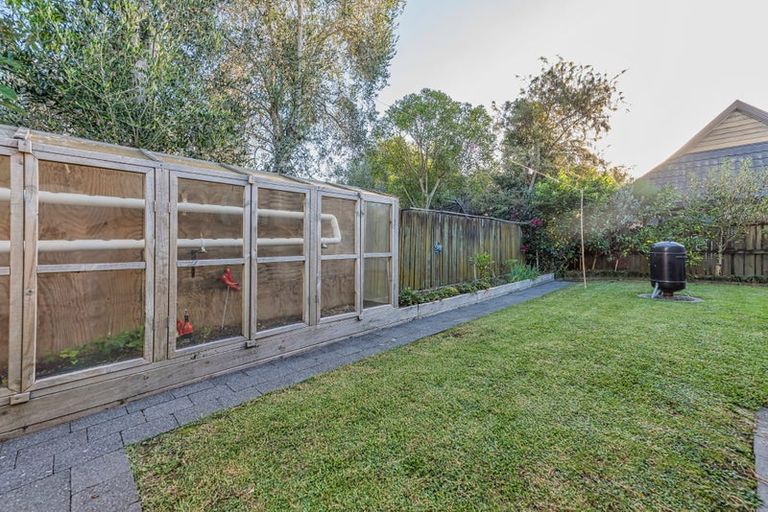 Photo of property in 32 Glucina Avenue, West Harbour, Auckland, 0618