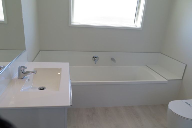 Photo of property in 8 Nottingham Road, Omokoroa, 3114
