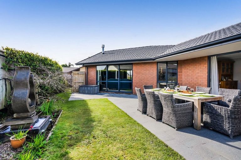 Photo of property in 9 Huetu Place, Bell Block, New Plymouth, 4312