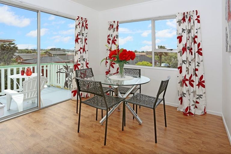Photo of property in 17 Statesman Street, Henderson, Auckland, 0612