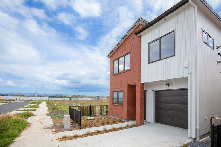Photo of property in 23 Pilot Drive, Hobsonville, Auckland, 0616