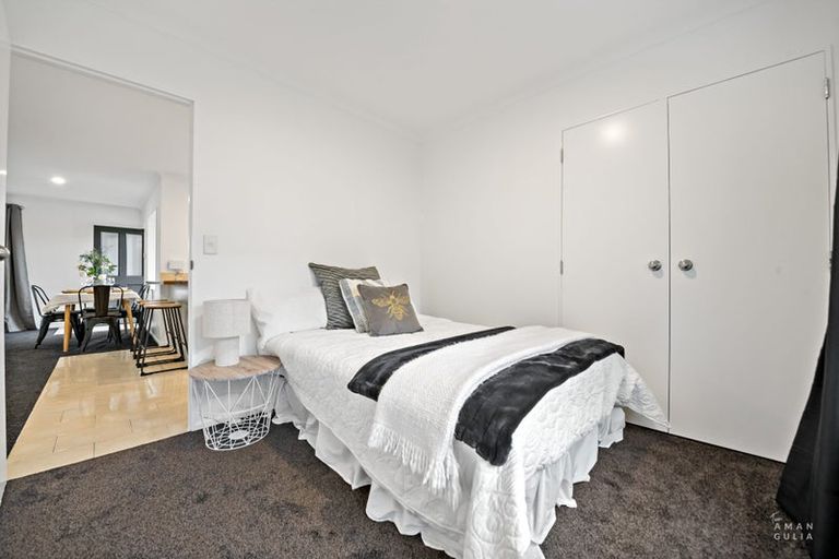 Photo of property in 70a Sturges Road, Henderson, Auckland, 0612