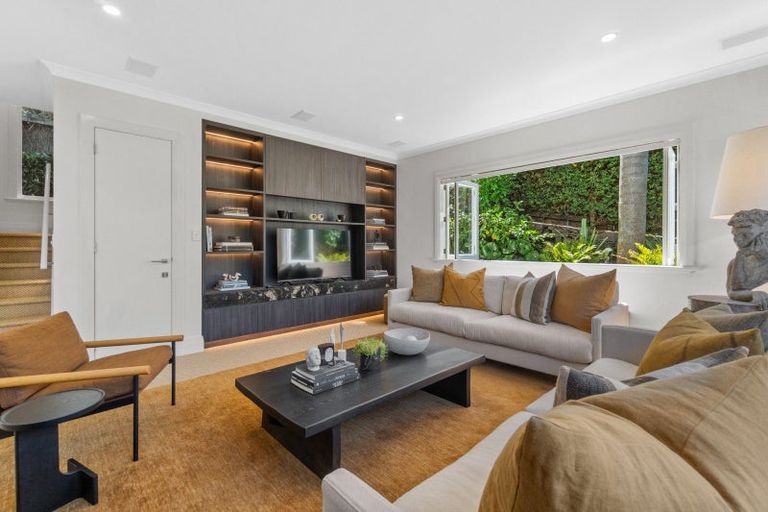 Photo of property in 21 St Aubyn Street, Devonport, Auckland, 0624