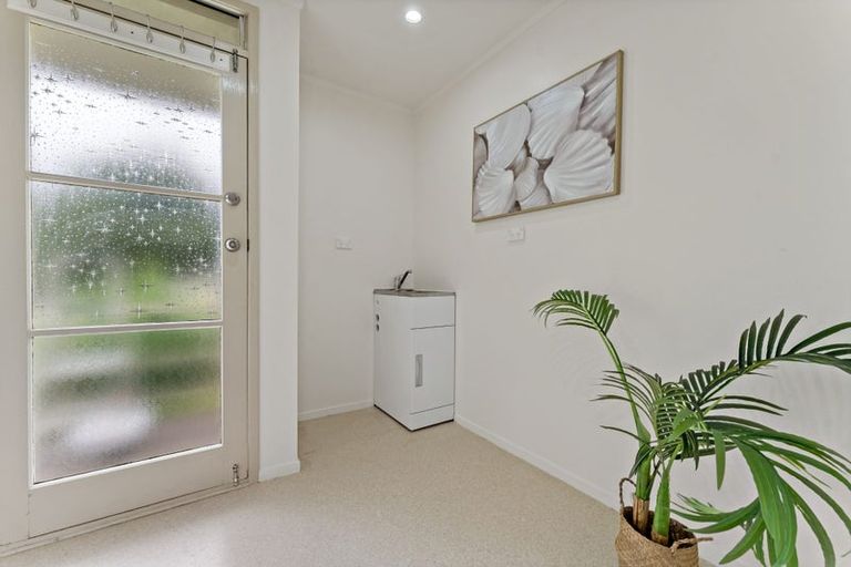 Photo of property in 4 Chibnall Place, Conifer Grove, Takanini, 2112