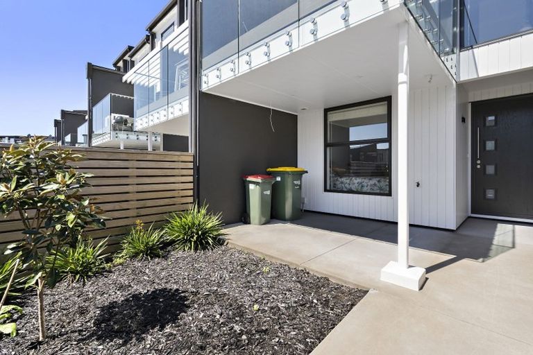 Photo of property in 14 Pottery Crescent, Hobsonville, Auckland, 0618