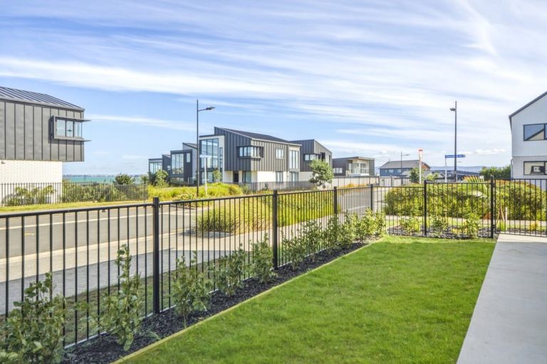 Photo of property in 12 Ocean Breeze Avenue, Hobsonville, Auckland, 0616