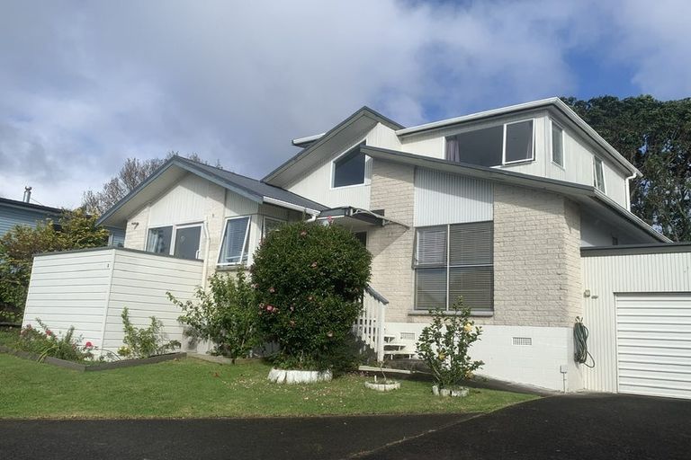 Photo of property in 1/25 Aotearoa Terrace, Murrays Bay, Auckland, 0630