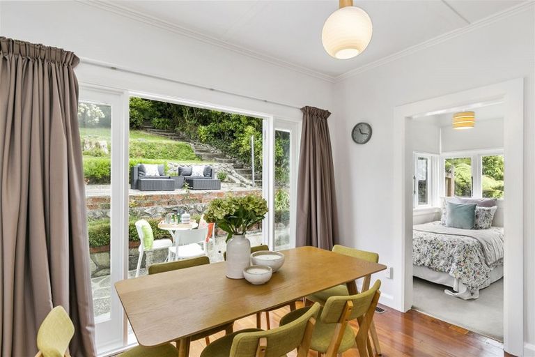 Photo of property in 8 Paisley Terrace, Karori, Wellington, 6012