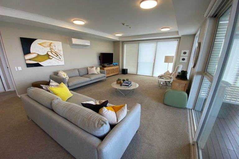 Photo of property in 172 Landmark Terrace, Orewa, 0931