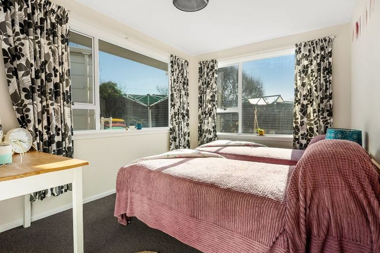 Photo of property in 46 Pacific Road, North New Brighton, Christchurch, 8083