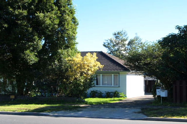 Photo of property in 293 Massey Road, Mangere East, Auckland, 2024