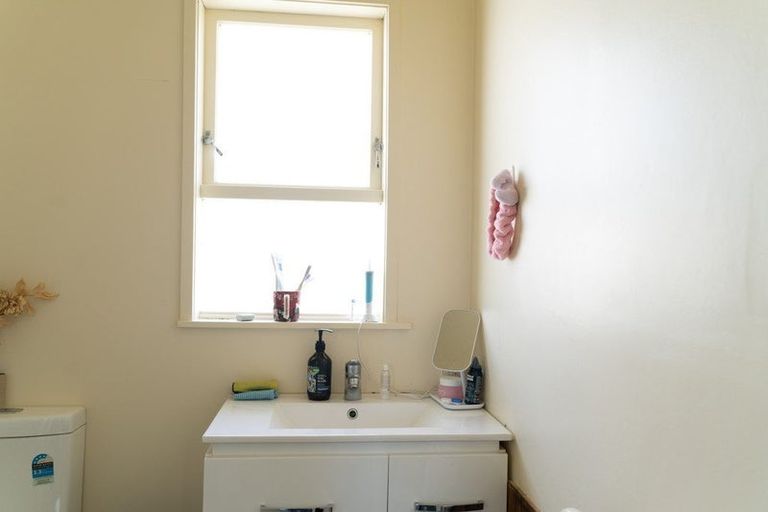 Photo of property in 7 Mowbray Place, Sunnynook, Auckland, 0620