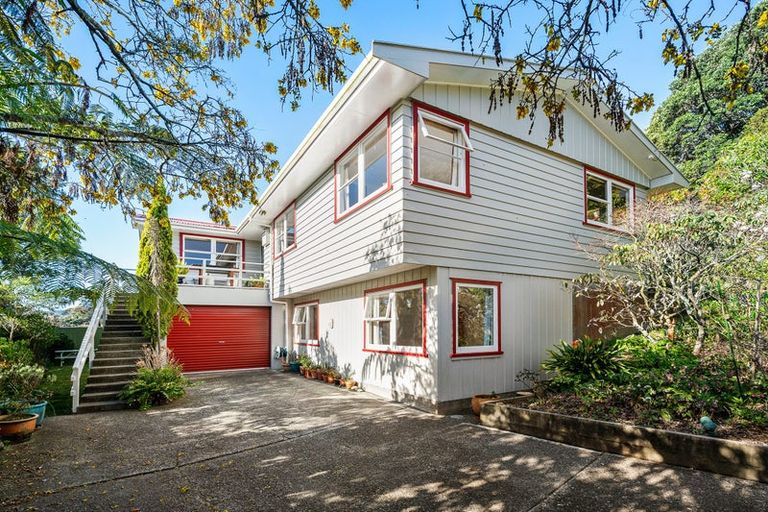 Photo of property in 5 Denbigh Way, Wilton, Wellington, 6012