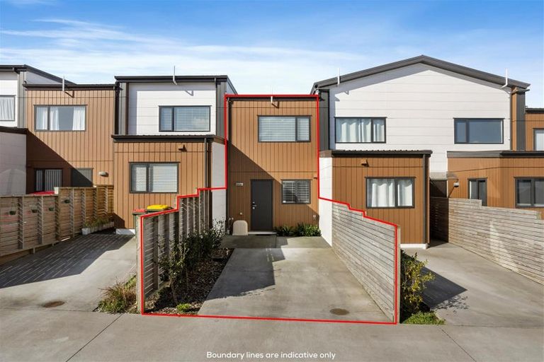 Photo of property in 13 Sun Orchid Avenue, Wiri, Auckland, 2104