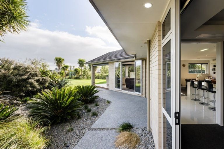 Photo of property in 142 Saint James Drive, Huntington, Hamilton, 3210