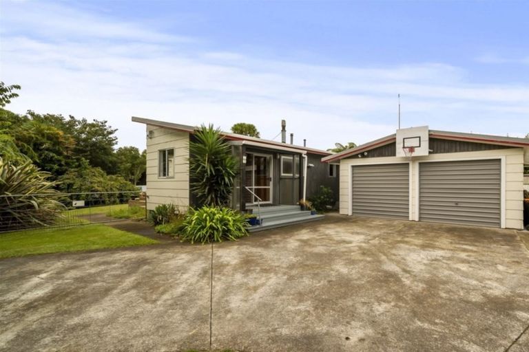 Photo of property in 75 Patu-kukupa Street, Manaia, 4612