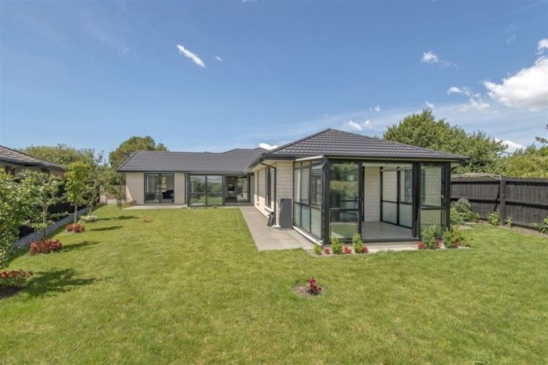 Photo of property in 16 Kilkivan Lane, Broomfield, Christchurch, 8042