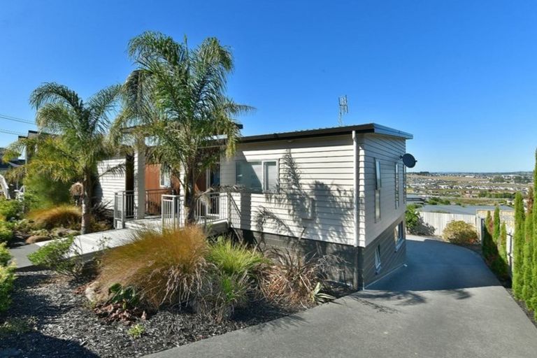 Photo of property in 66 Maire Road, Orewa, 0931