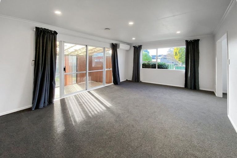 Photo of property in 14 Hillcrest Drive, Kelvin Grove, Palmerston North, 4414