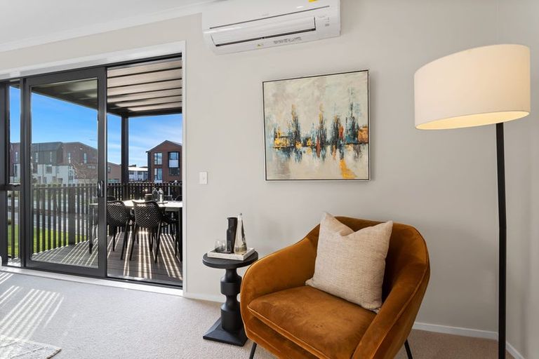 Photo of property in 7/2 Rangitamiro Place, Hobsonville, Auckland, 0616