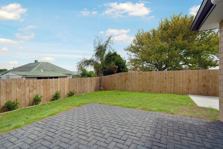 Photo of property in 8b Strid Road, Te Atatu South, Auckland, 0610