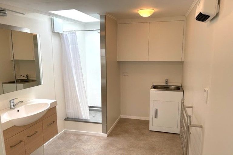 Photo of property in 59 Milford Road, Milford, Auckland, 0620