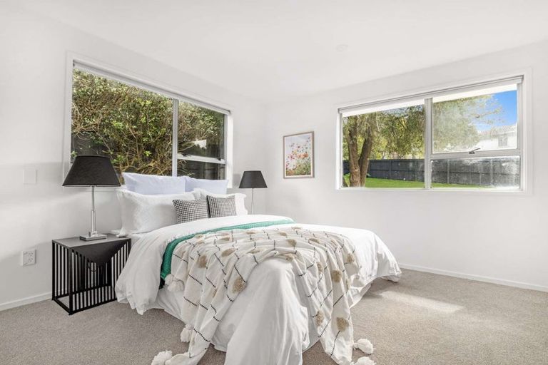 Photo of property in 9 Tahu Crescent, Sunnynook, Auckland, 0620