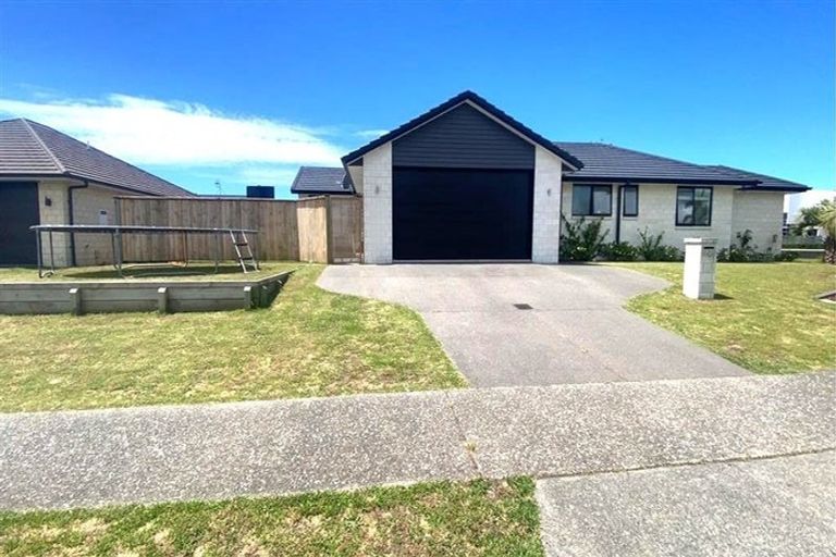 Photo of property in 2 Selliera Place, Papamoa Beach, Papamoa, 3118