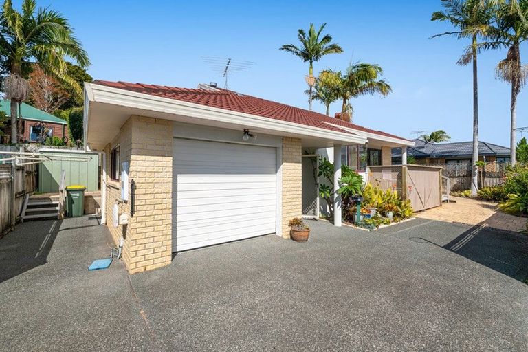 Photo of property in 19 Palmgreen Court, Stanmore Bay, Whangaparaoa, 0932