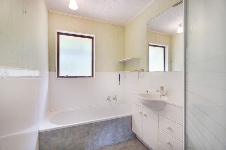 Photo of property in 7 Woolwich Close, Whitby, Porirua, 5024